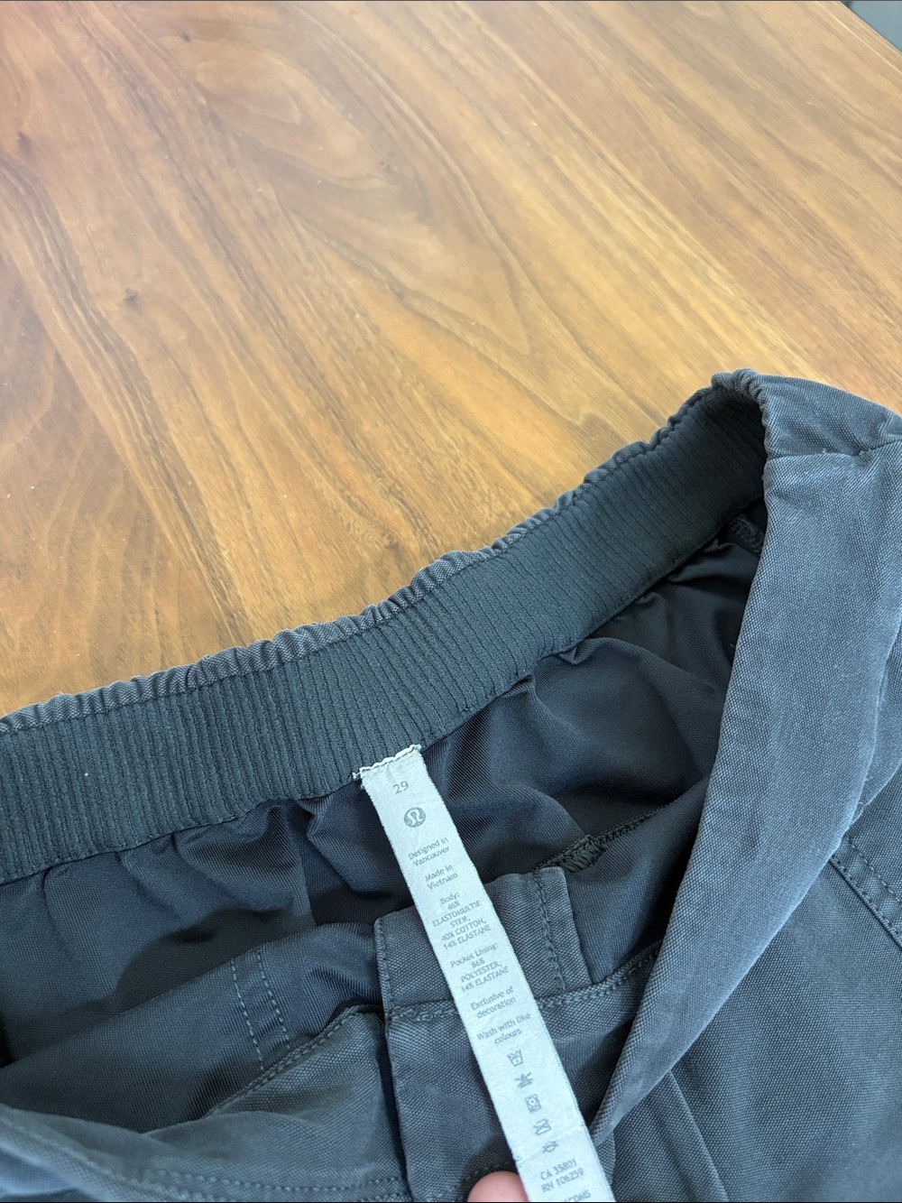 Lululemon Light Utilitech Cargo Pocket High Rise Crop Dark Gray Size 29 - Picture 7 of 11